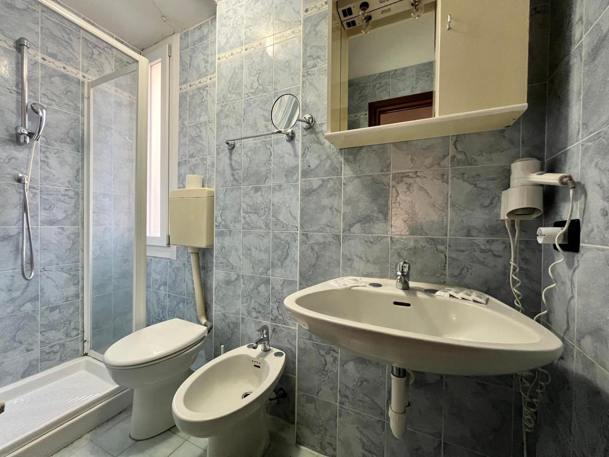 Hotel Alla Fontanella Alassio Phòng bức ảnh